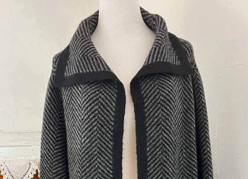 Max Chevron Design Sweater Coat ~ Large - Image 2 of 4