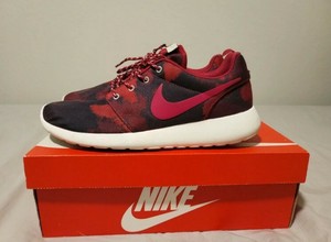 red camo roshe run