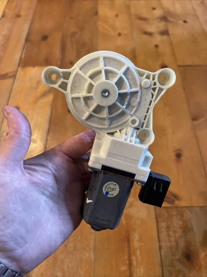 🏁 2009-2020 Dodge Ram 1500 Driver Left Front Door Window Motor 053-68015-01 OEM - Image 2 of 4