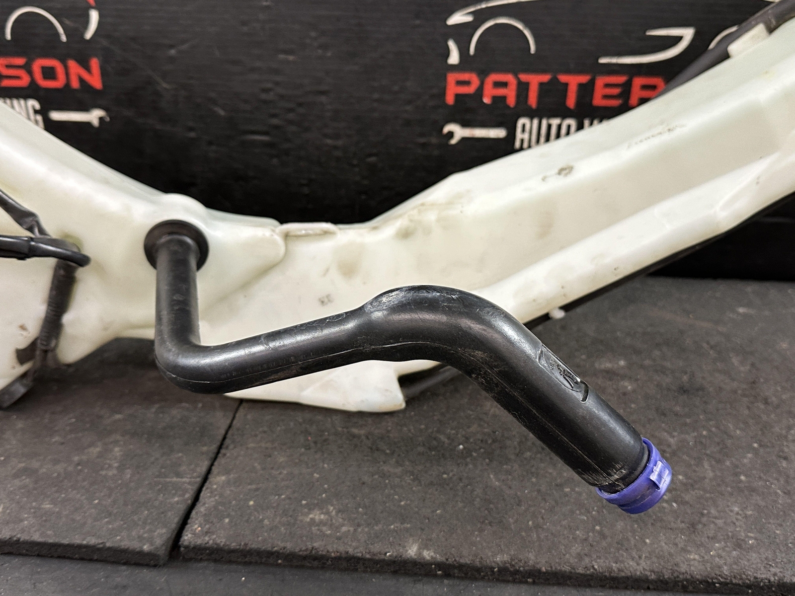 02-06 MASERATI SPYDER WINDSHIELD WASHER BOTTLE RESERVOIR