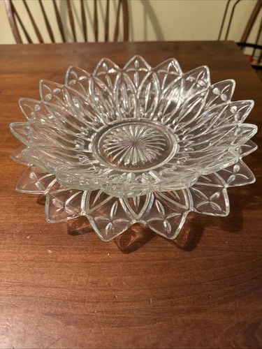 Vintage Federal Glass Serving Bowl AND PLATE with Petal Pattern 1940’s PRETTY!