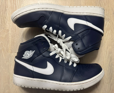 Jordan 1 Retro Mid Obsidian White Men's - 554724-402 size 8.5- No Box