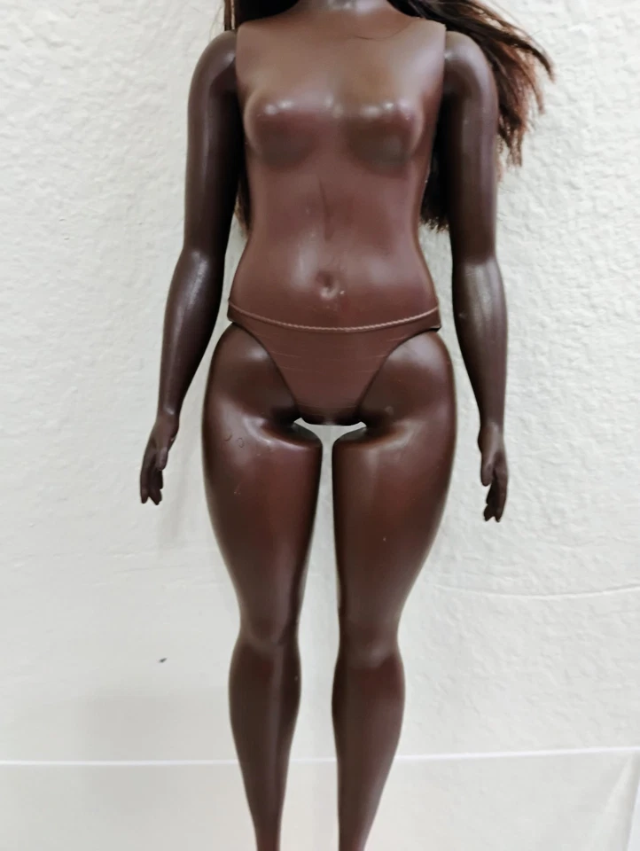 Mattel Barbie Fashionistas Curvy African American Doll Nude Good Condition Clean - Image 3 of 4
