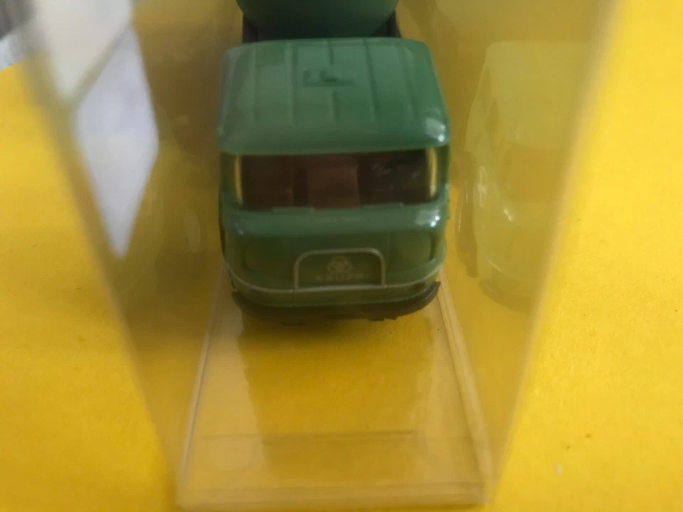 Brekina 1:87 Sattelzug Krupp "RAIFFEISEN" - OVP  --Kleinserie-- - Bild 2 von 2