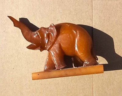 beautiful ELEPHANTS figurine '50 Butterscotch Bakelite super