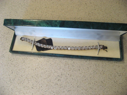 Suzanne Somers Collection Gold Tone Rhinestone Bracelet - Triangular Stones 7.5"