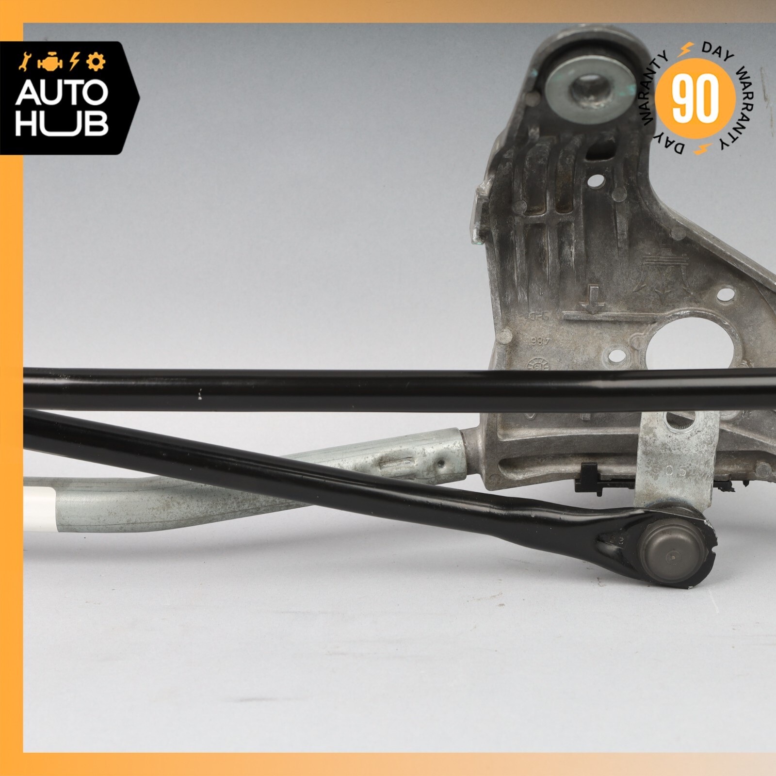 2014 Maserati Quattroporte SQ4 M156 Windshield Wiper Linkage Arm OEM 69k