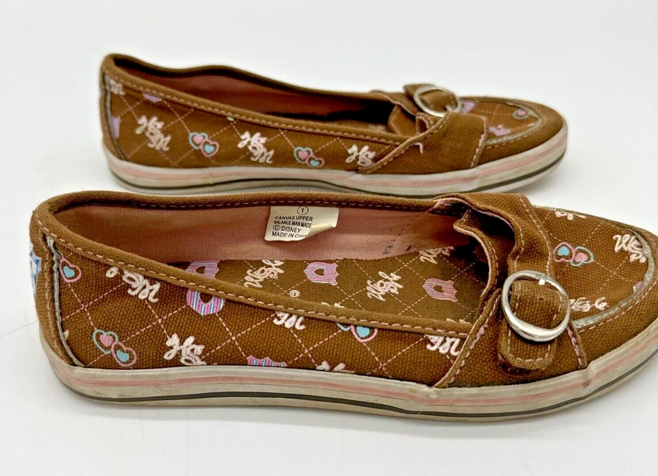 Sapato Slip-On Disney High School Musical Infantil Lona Tamanho 1 Marrom Estampado - Imagem 3 de 4