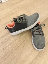 Under Armour BPS Charged 24/7 2.0 X2 Boys Sneaker Green size 2.5