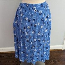 Women's Talbots Floral Blue Skirt Size 10 Faux Buttons