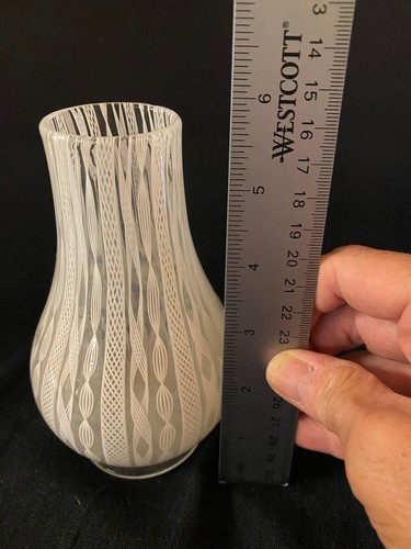 Vintage Murano Zanfirico Latticino Hand Blown Art Glass White Ribbon Vase 6" - Picture 2 of 8