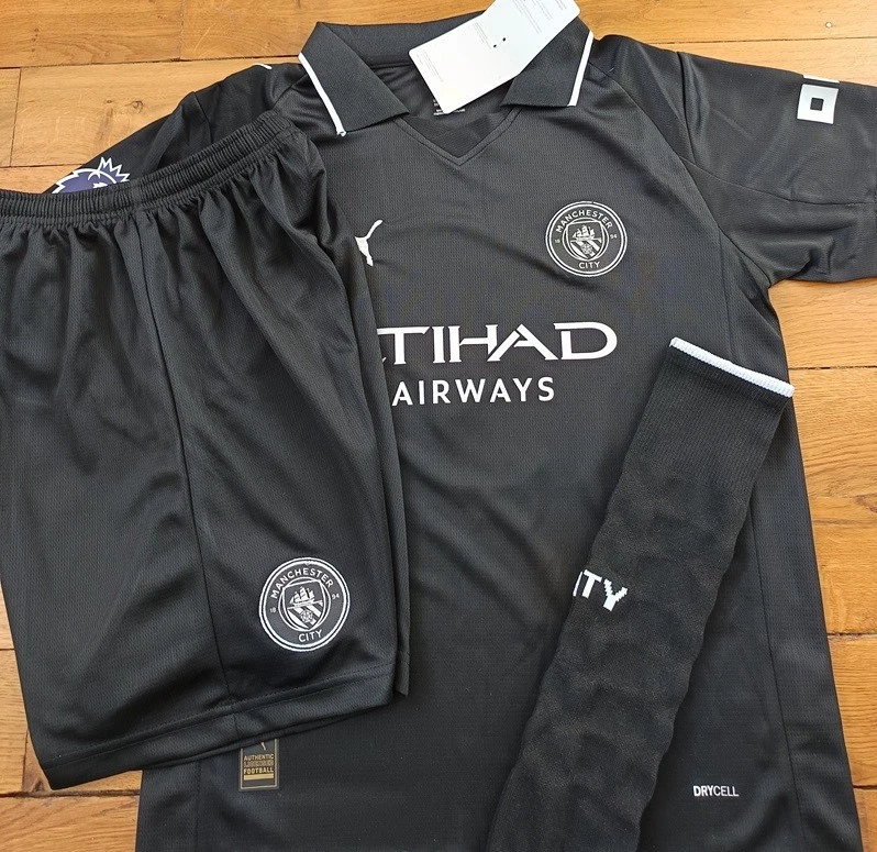 Maillot De Foot taille 12 ans Manchester City 2025/2026 HAALAND 9 noir away - Photo 4/4
