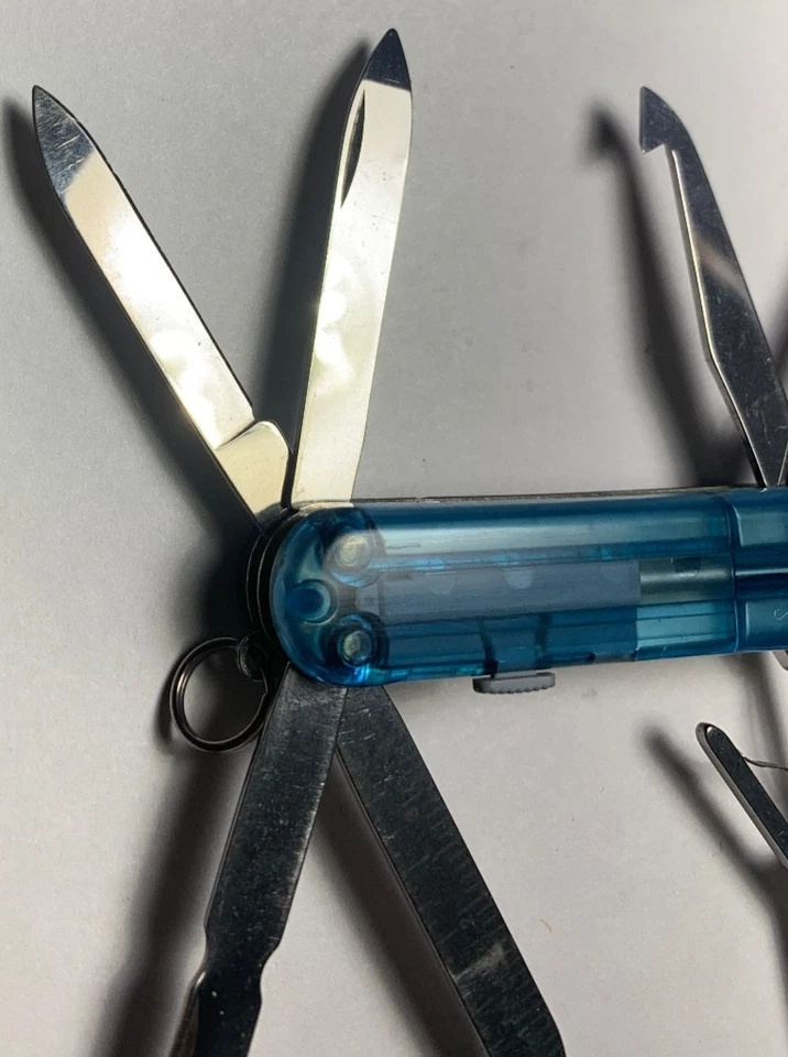 Victorinox Midnite Manager MiniChamp Swiss Army Knife MMC7 - Image 4 of 4