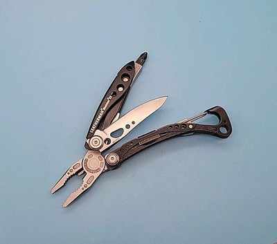 Leatherman Skeletool CX Multi-Tool  - Plain Edge 154CM Blade - Driver Bits
