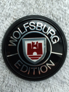 VW Golf 2 Emblem Zeichen Wolfsburg Edition Kotflügel 165853675