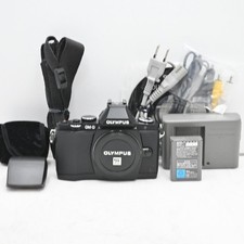 OLYMPUS Mirrorless Single-Lens Camera OM-D E-M5 Body Black Set Working