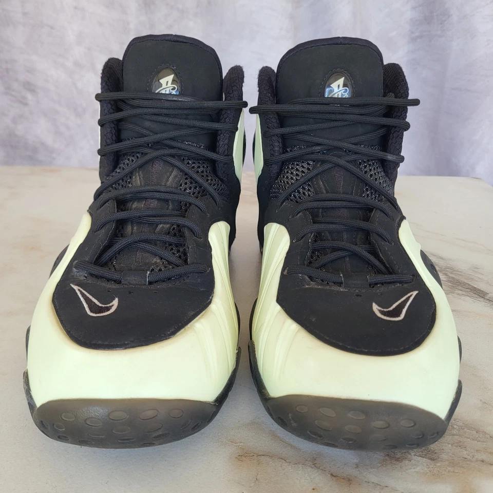 Nike Zoom Rookie QS Glow in the Dark Men's Size 9.5 Black/White - Image 4 of 4