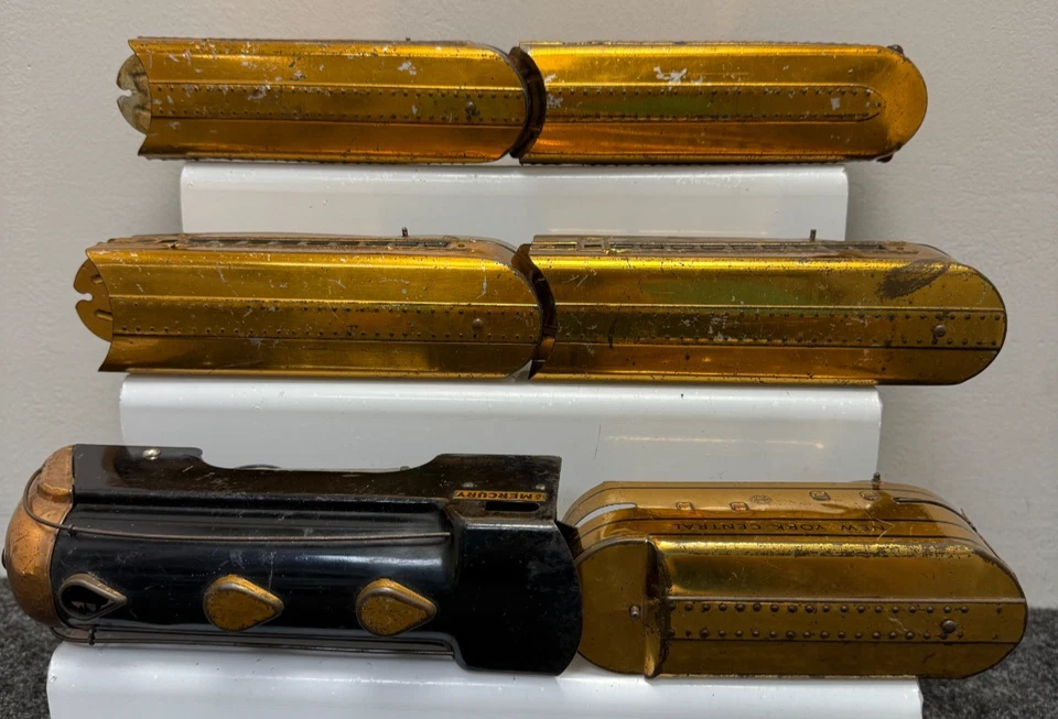 MARX Mercury Articulated Steam Engine Train w/ 4 Copper Cars - New York Central - Image 3 of 4