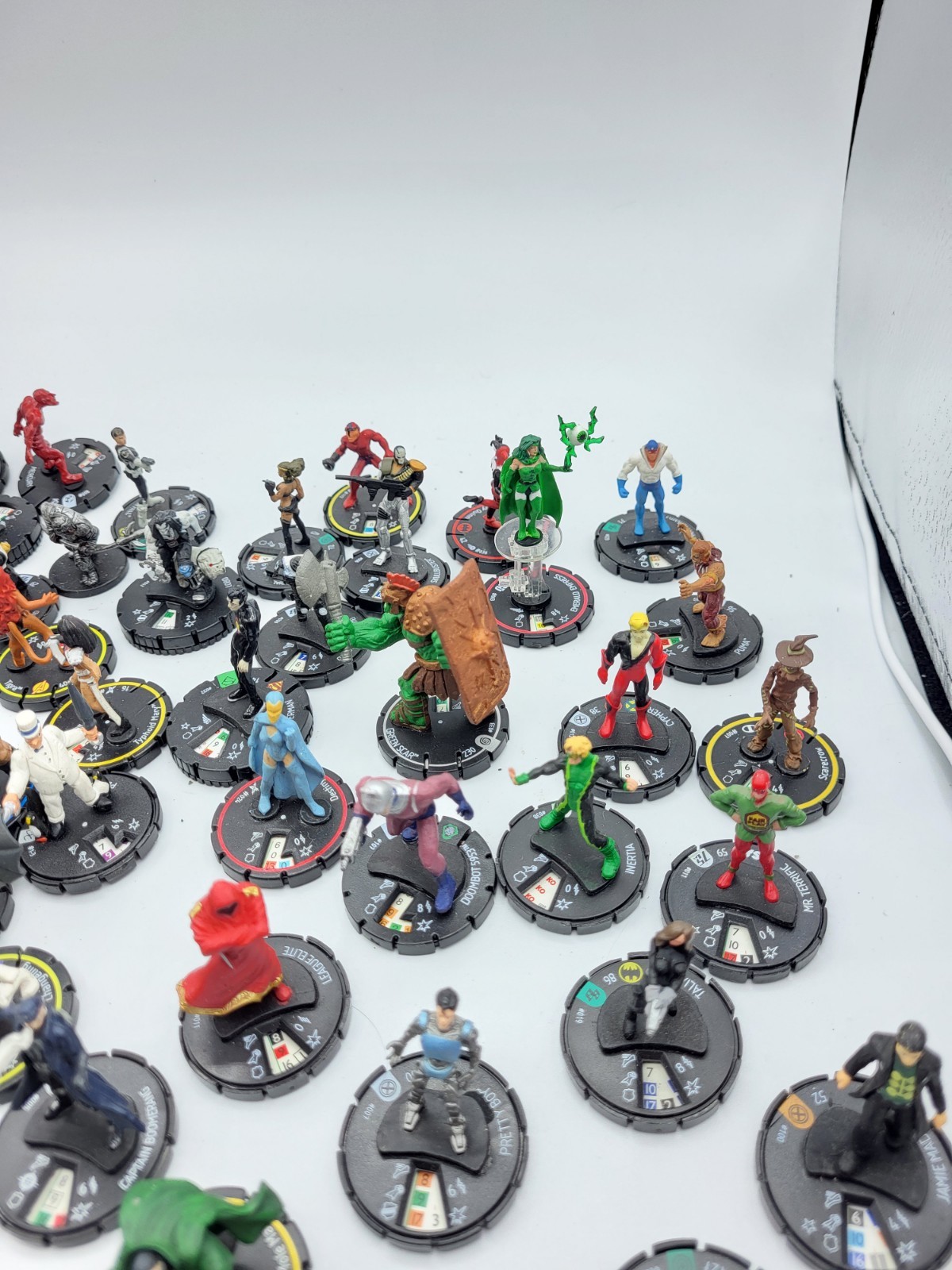 Large HEROCLIX LOT, Marvel Fantastic Four Halo Batman DC Comics Street Fighter