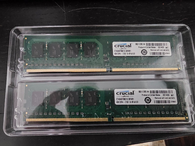 2 x 4GB (8GB) Crucial CT4G4DFS8213 PC4-17000 DDR4 PC2133 UDIMM RAM CL15 1.2V