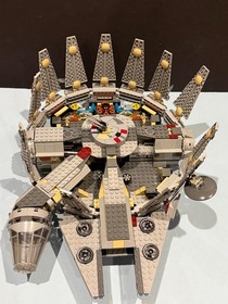 LEGO Star Wars: Millennium Falcon (4504) - NEAR COMPLETE - PLEASE READ**