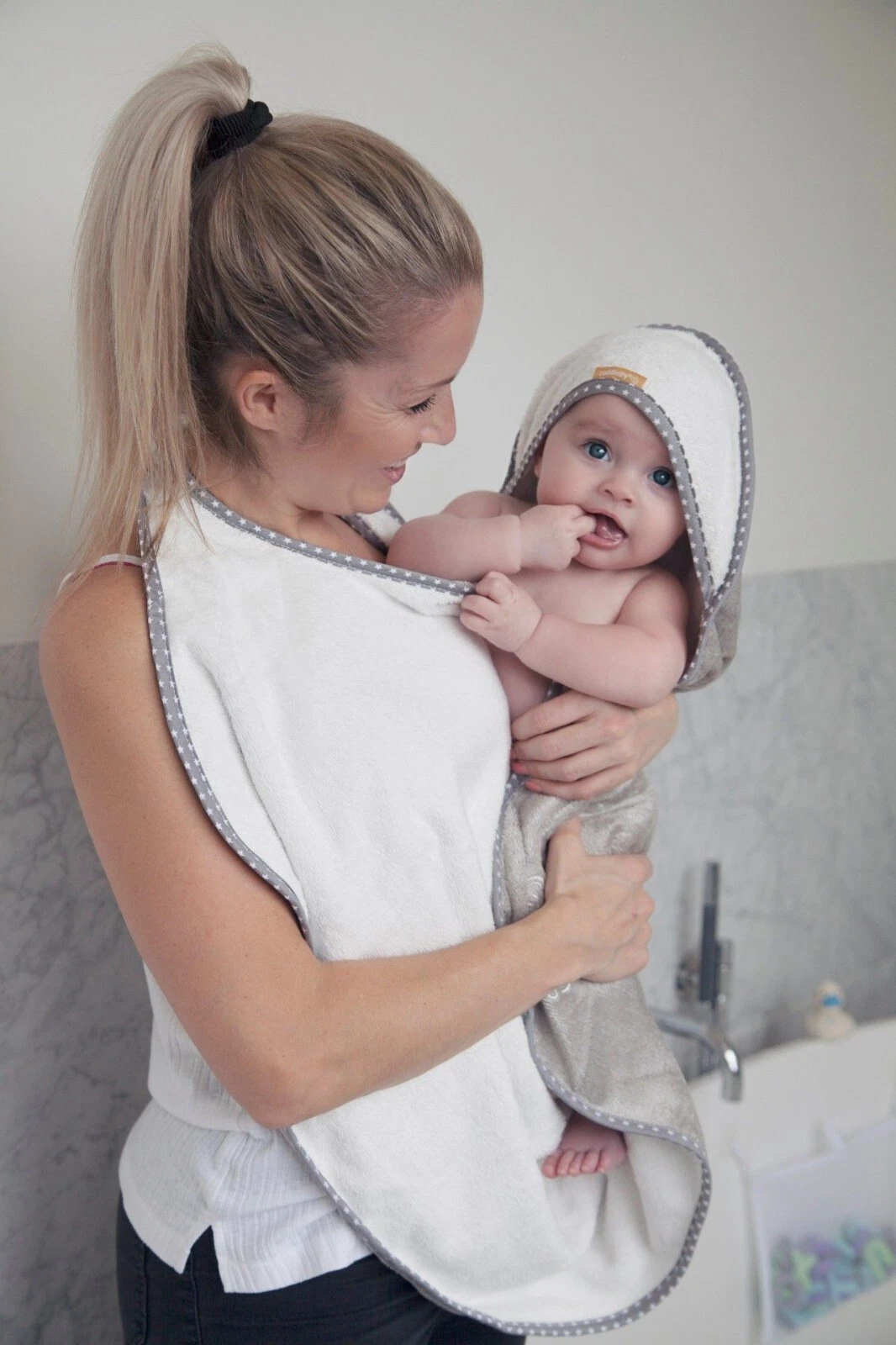Cuddledry 'Hands-free' baby towel Hooded Baby Bath Towel - GREY
Opens in a new window or tab