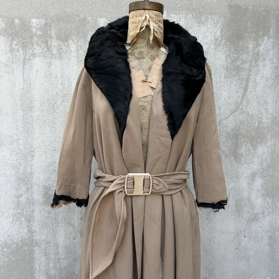 Vintage 1930s Brown Wool Coat Fur Collar Long Sleeve Belted Art Deco Jacket - Image 2 of 4