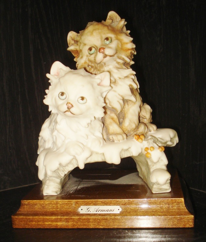 VINTAGE ITALY CAPODIMONTE CAT FIGURINE G. ARMANI ITALY NR