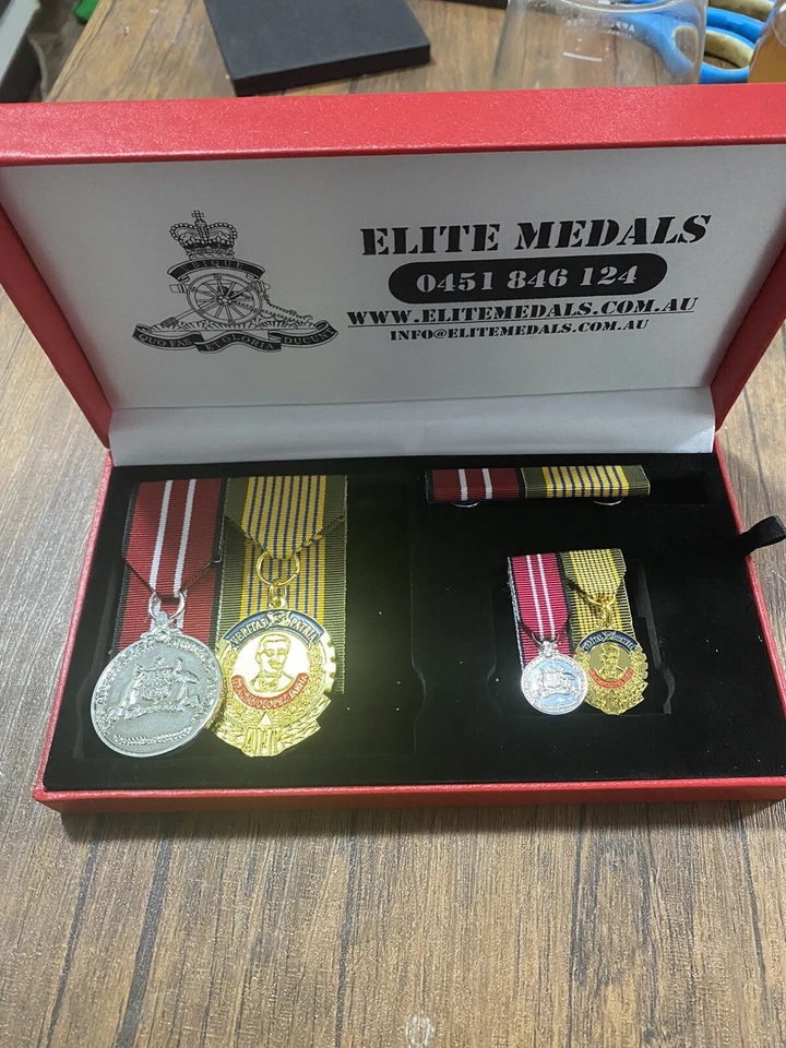 Fitted medal display box - Fitted Inserts For 2 Medal Or 3 Medal Sets - image 4 of 4