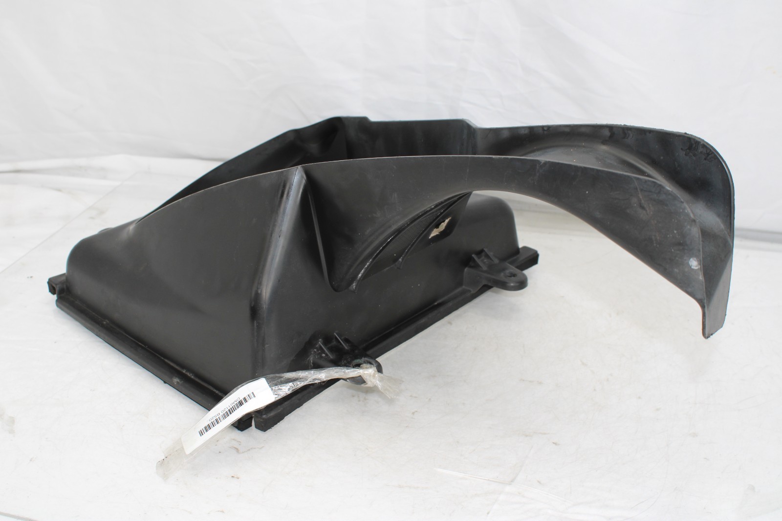 2014 - 2019 Maserati Ghibli Right Front Bumper Cooler Cowl Air Guide Cover OEM