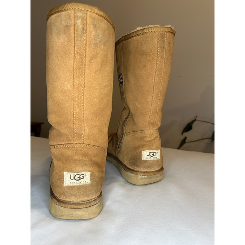 UGG Australia Fairfax 5520 Boots Women’s 9 Chestnut Suede Sheepskin Zip