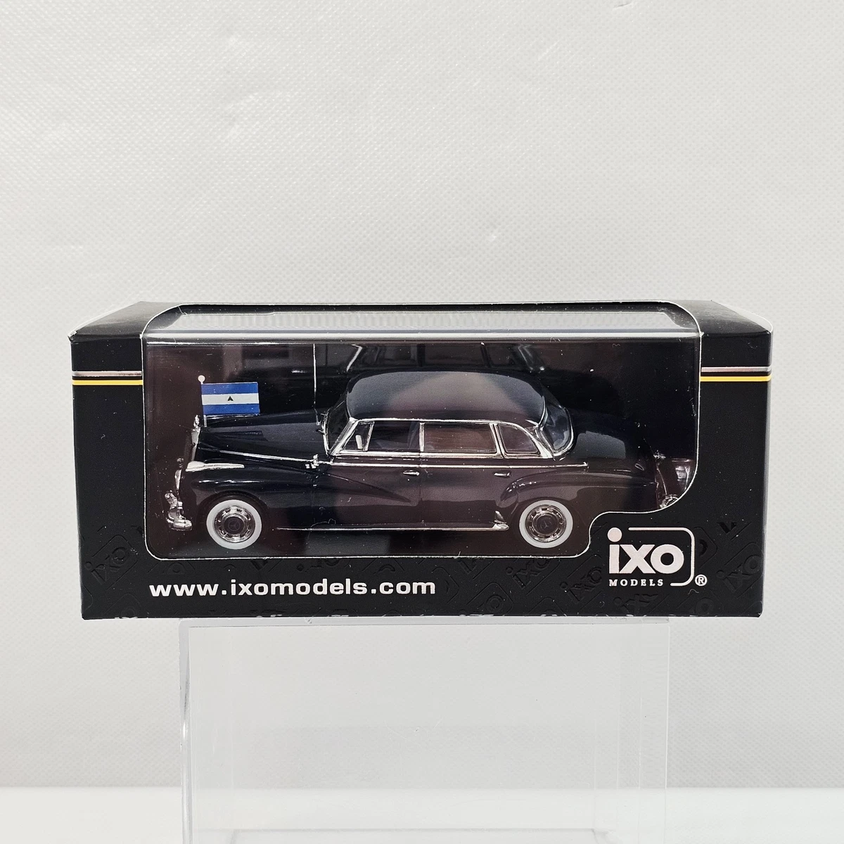 Modellino IXO 1/43 Mercedes 200D Del 1976 - Raro Con Decorazione Extra