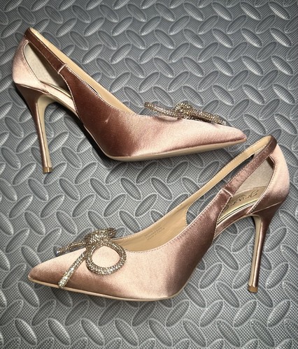 Jewel Badgley Mischka Gerry cutout stiletto pump crystal bow Blush heels Sz 7.5 - Picture 9 of 12