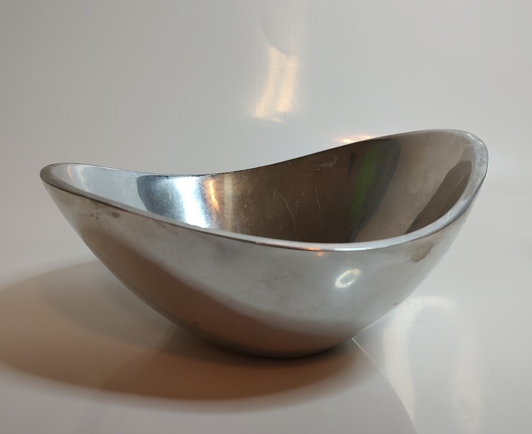 ＫＶドイツ＊ＳＴＷババリア/バイエルン陶器＊鹿狩りキャビネット皿＊約２９．５ｃｍ Nambe Butterfly Bowl 569 Metal Alloy Silver Designed by