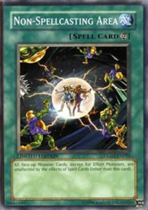 Non-Spellcasting Area - GLD1-EN035 - Common - Limited Edition x3 - Lightly Playe