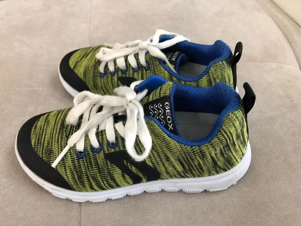 Zapatillas deportivas Geox para niños talla 10,5 verde claro deportivo Foto 2 de 4