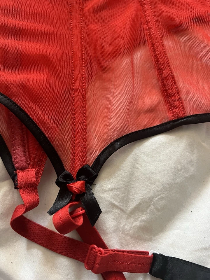 BUSTIER VASCO TRANSPARENTE ROJO AGENTE PROVOCADOR, 34C. HECHO EN INGLATERRA. ¡Nuevo! Foto 4 de 4