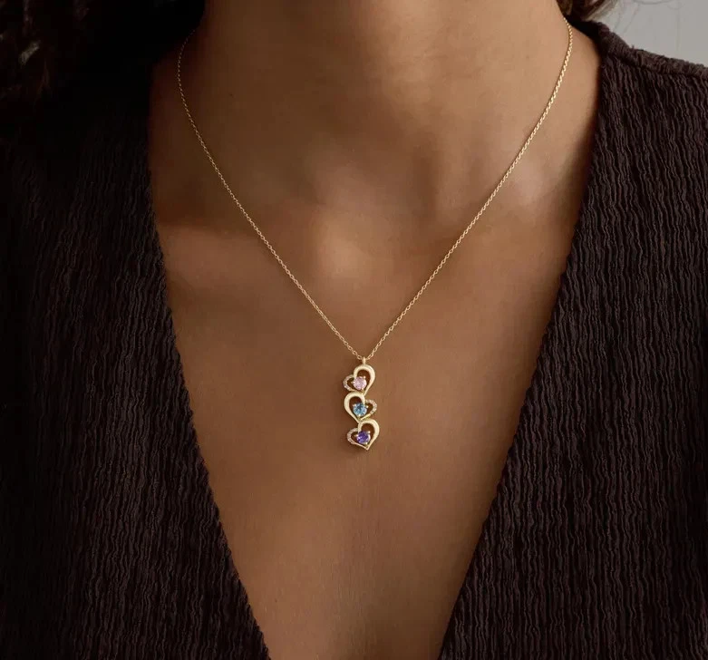 Collar colgante redondo de piedra de nacimiento simulada de 1 quilate chapado en oro amarillo de 14 k Foto 4 de 4