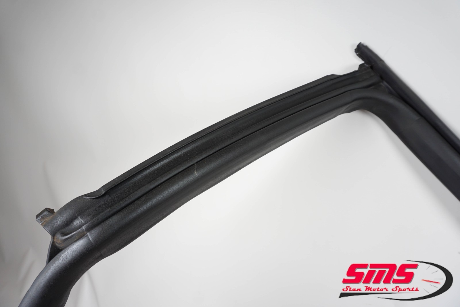 14-24 Maserati Quattroporte Ghibli M156 Rear Left Door Rubber Weatherstrip OEM