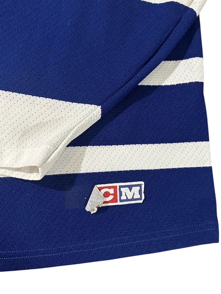 Toronto Maple Leafs NHL CCM Vintage Maska Air Knit Jersey Men’s Size Medium - Image 4 of 4