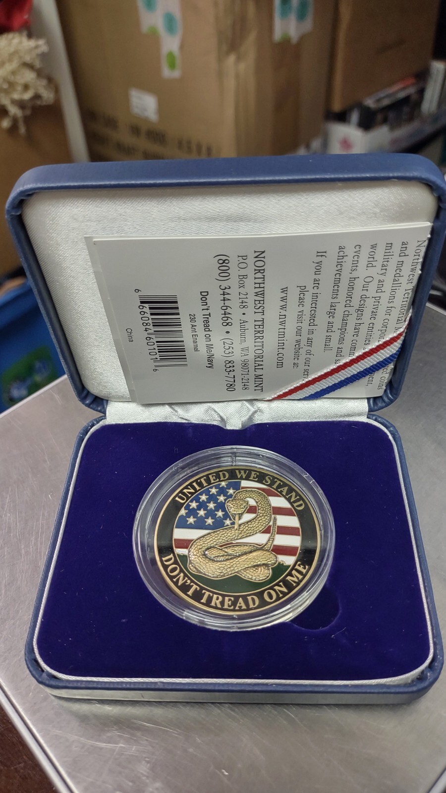 US Navy Challenge Coin: United We Stand, Don't Tread On Me w/ Case-image