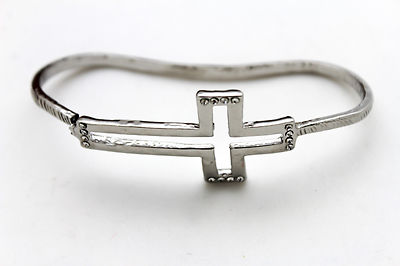 Bague Large Croix Argentée Avec Perles Pour Main Droite - Taille Unique, Style Religieux