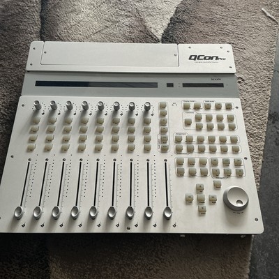 Icon Qcon Pro USB   MIDI Controller Station + Cuebase LE Icon Edition Fast Neu