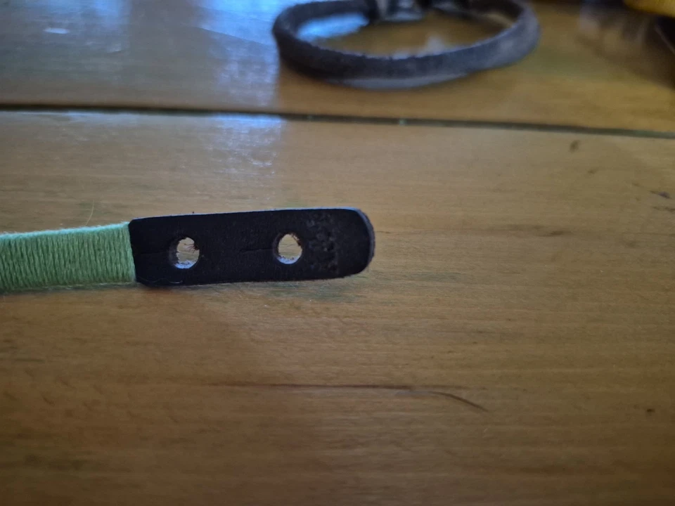 Abercrombie & Fitch 儿童皮革手链带绿色 — 第 3/3 张图片