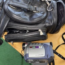 Canon ZR40 MiniDV Digital Video Camcorder Untested w/ Carrying Bag
