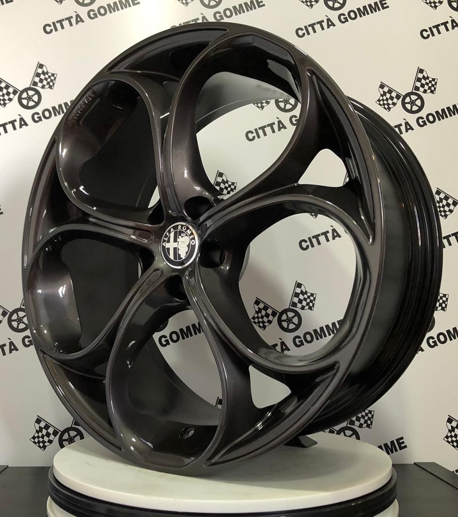 Kit 4 Cerchi in Lega Compatibili Alfa Giulietta da 18 + 4 Gomme 225/40R18 Invern - Miniatura 5