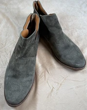 Kork Ease Women’s Olive Green Suede western inspired Booties Sz 9