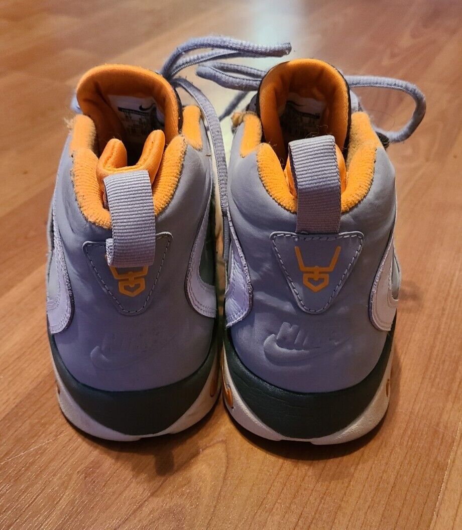 Nike Air Diamond Turf 2 GS Grey Orange 488294-081 - Size 6Y Nike Air Diamond Turf 2 GS Grey Orange 488294-081 - Size 6Y