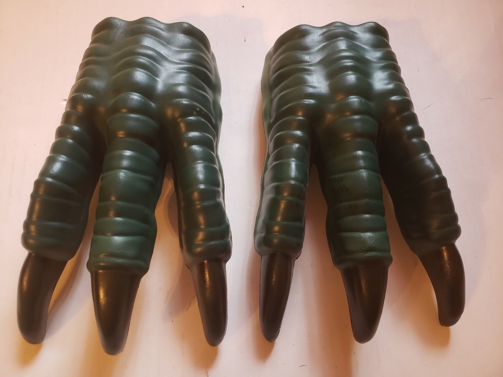 Jurassic World Claws for Halloween Gem