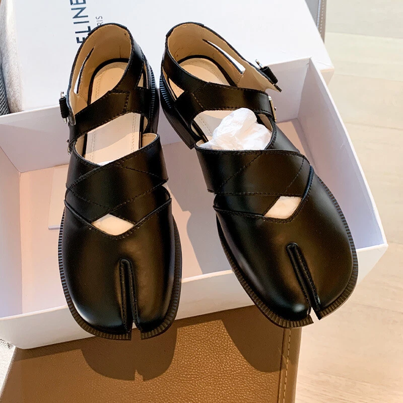 Zapatos de cuero Tabi con punta dividida para mujer negros Mary Jane diseño hueco para mujer Foto 2 de 4